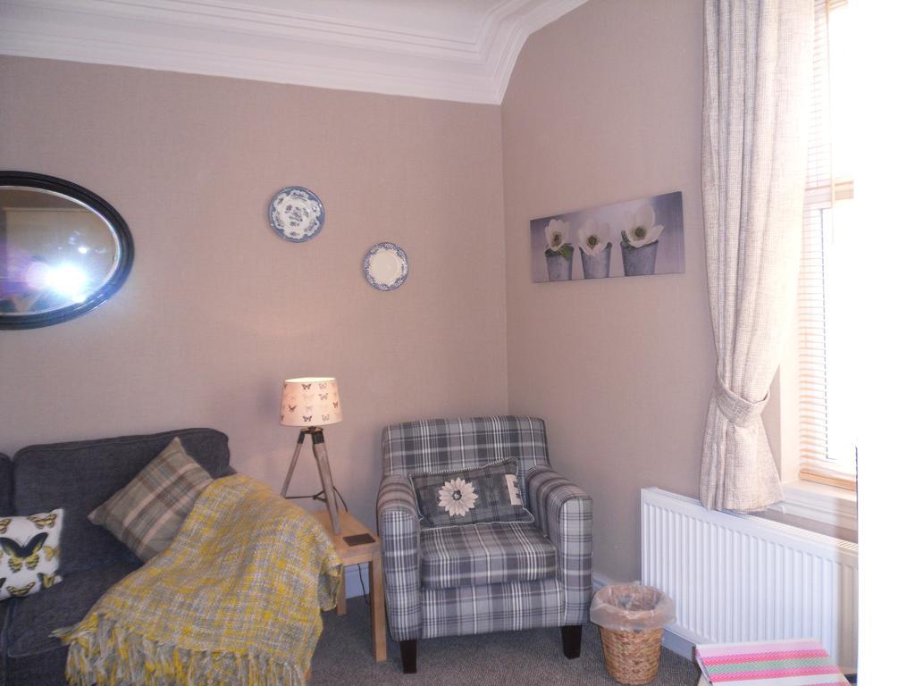 Claremont House Holiday Apartments Llandudno Room photo