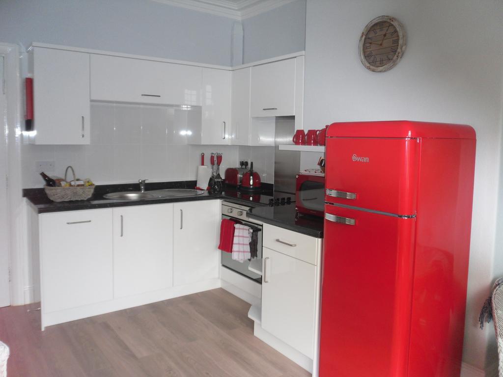 Claremont House Holiday Apartments Llandudno Room photo