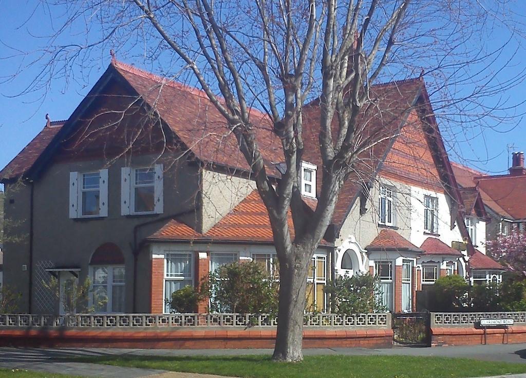 Claremont House Holiday Apartments Llandudno Exterior photo